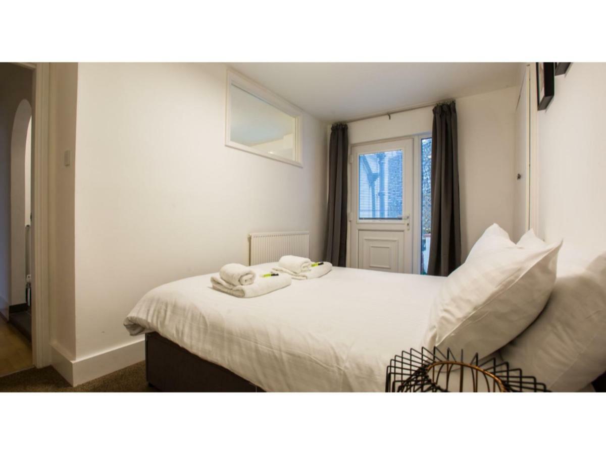 Elegant 1Bdr W/Private Garden In Vibrant Brighton Apartment ภายนอก รูปภาพ